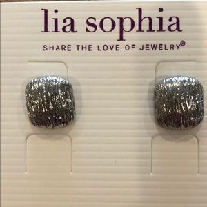 Lia Sophia earrings!